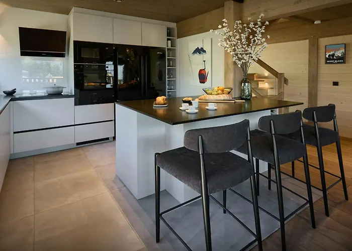 Grand Soir - Ovo Network Chalet